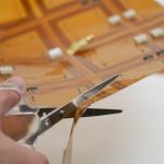 Kỹ sư tạo bộ sạc không dây để bạn có thể dễ dàng cắt  theo hình