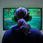 Người chơi trò chơi video thường xuyên tiếp xúc với nội dung đồ họa có thể thấy thế giới theo cách khác