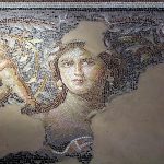 Bác sĩ nội tiết nhi khoa đưa ra ý kiến ​​’Mona Lisa’ mang tính biểu tượng