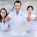 Các nhà khoa học phát triển cách bền vững để chiết xuất chitin từ vỏ tôm